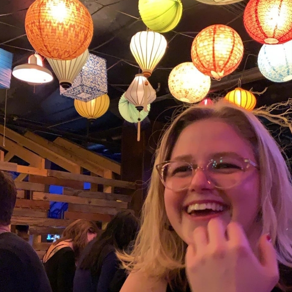 Meet your Posher, Faye - Picture 2 of 4